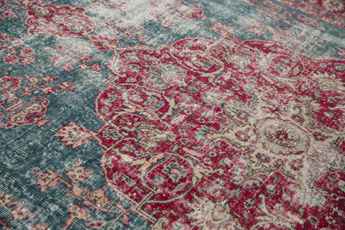 Old New House® 7.5x10.5 Vintage Distressed Sivas Carpet - Sold