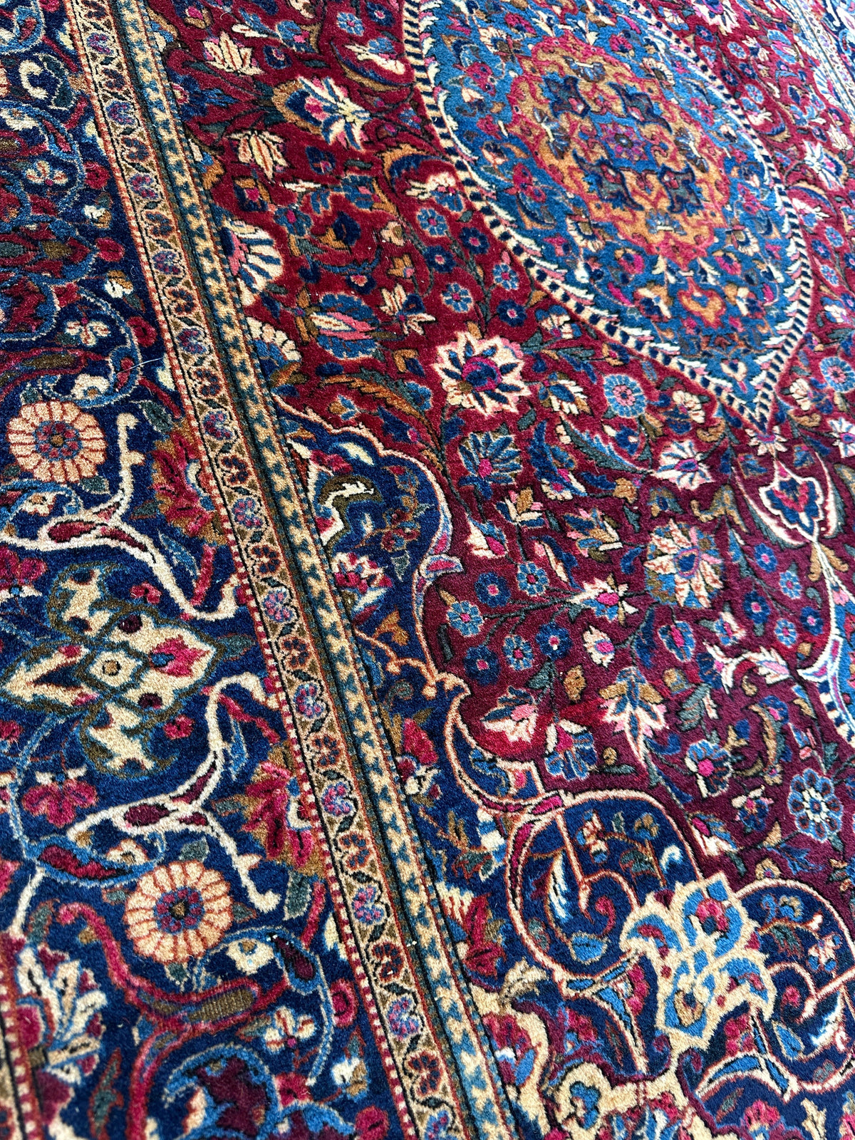 Rugistan Antique Persian Kashan Debir Rug – 4’3” x 6’4” – Circa 1920s – Hand-Knotted Fine Wool