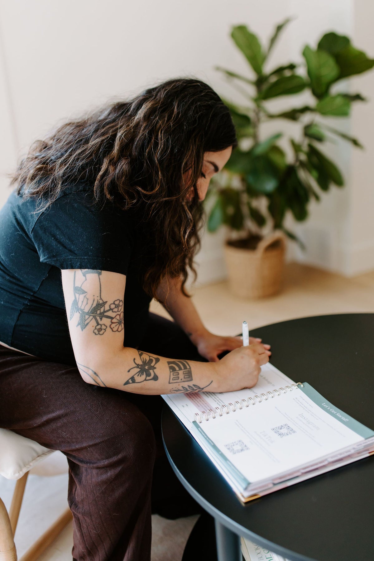 The Postpartum Playbook: Postpartum Planner & Guide